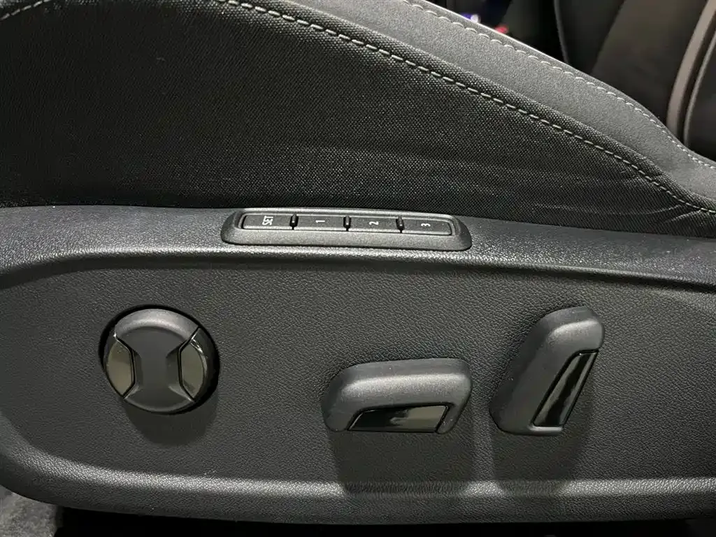 Volkswagen Golf 2021 из CN, фото 9