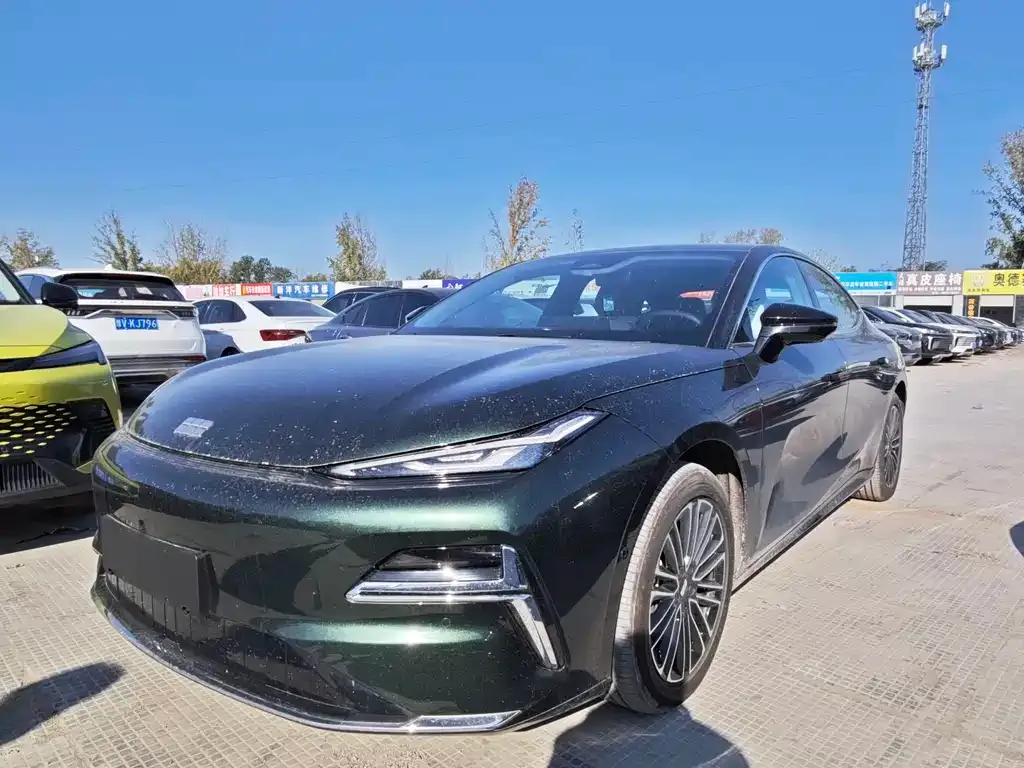 Geely Galaxy Xingyao 8 2025 из CN, фото 1