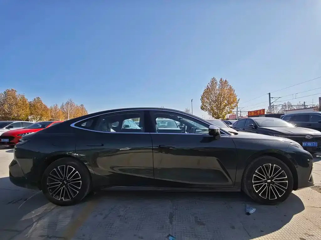 Geely Galaxy Xingyao 8 2025 из CN, фото 3
