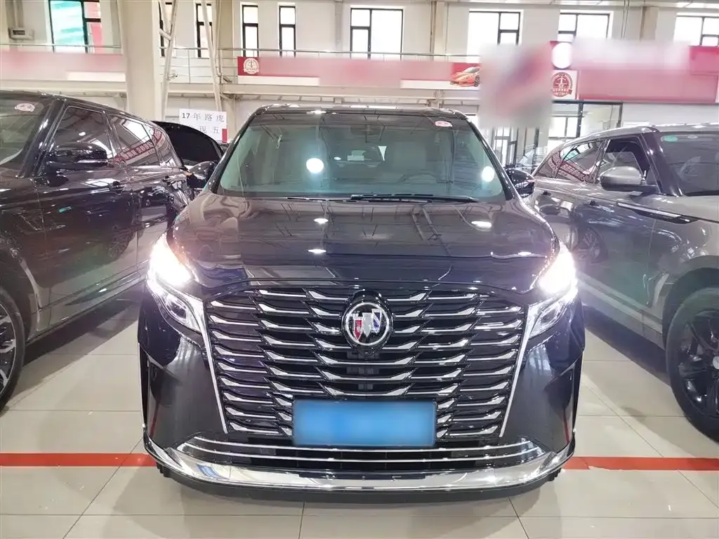 Buick GL8 2023 из CN, фото 3
