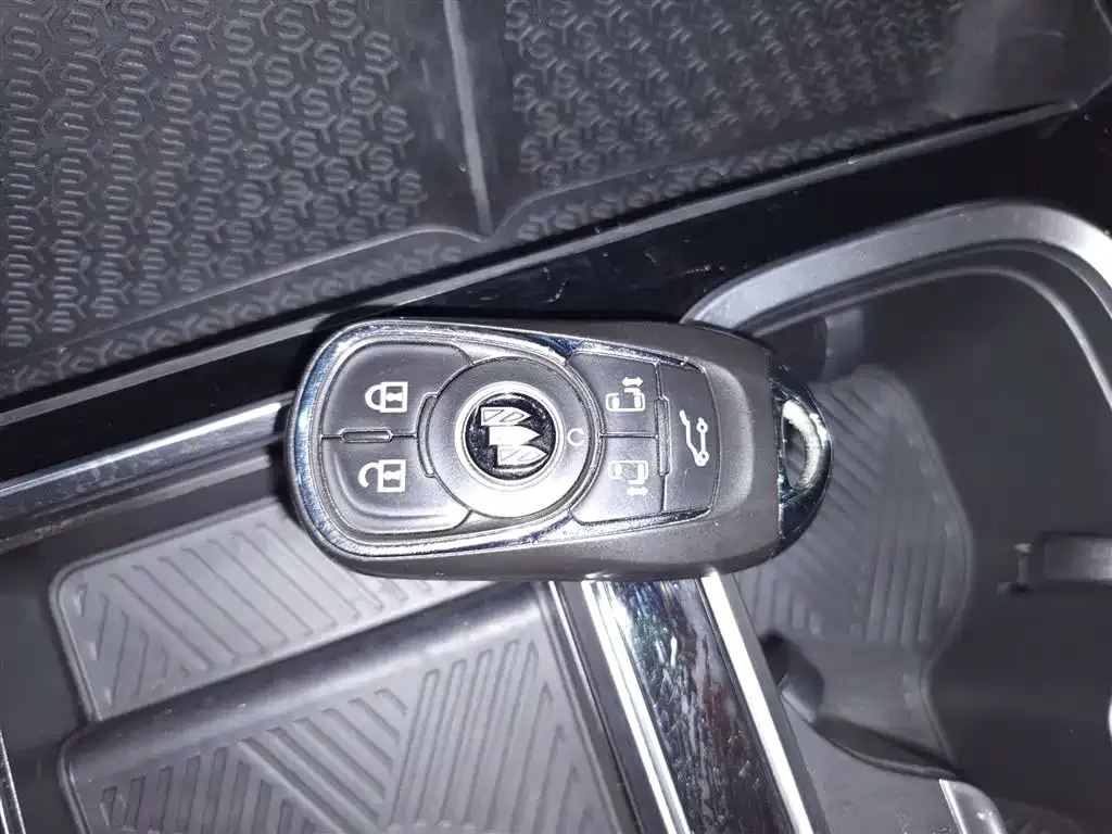 Buick GL8 2023 из CN, фото 9