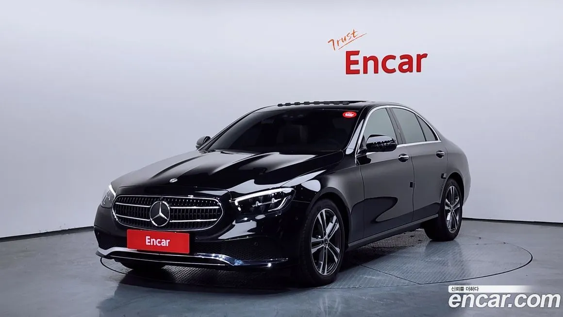Mercedes-Benz E-Class — фото 1