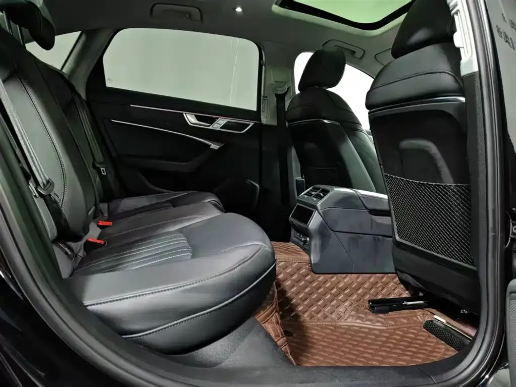 Audi A6L 2024 из CN, фото 6