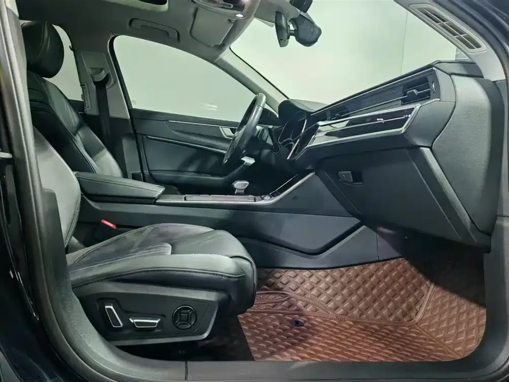 Audi A6L 2024 из CN, фото 7