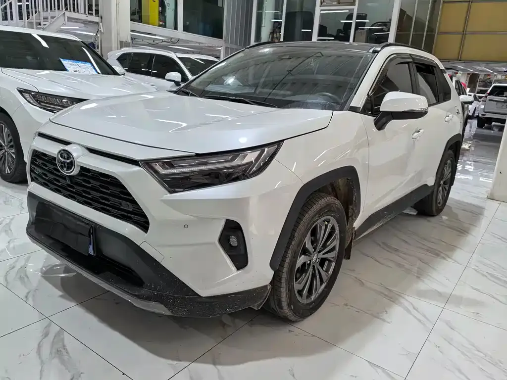 Toyota RAV4 2023 из CN, фото 1