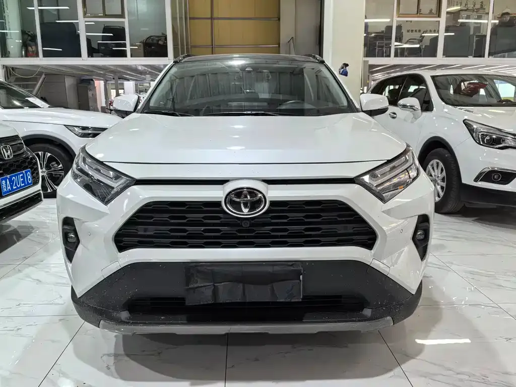Toyota RAV4 2023 из CN, фото 2
