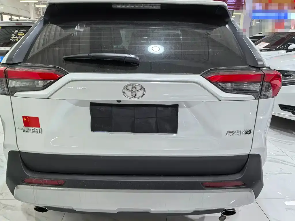Toyota RAV4 2023 из CN, фото 4