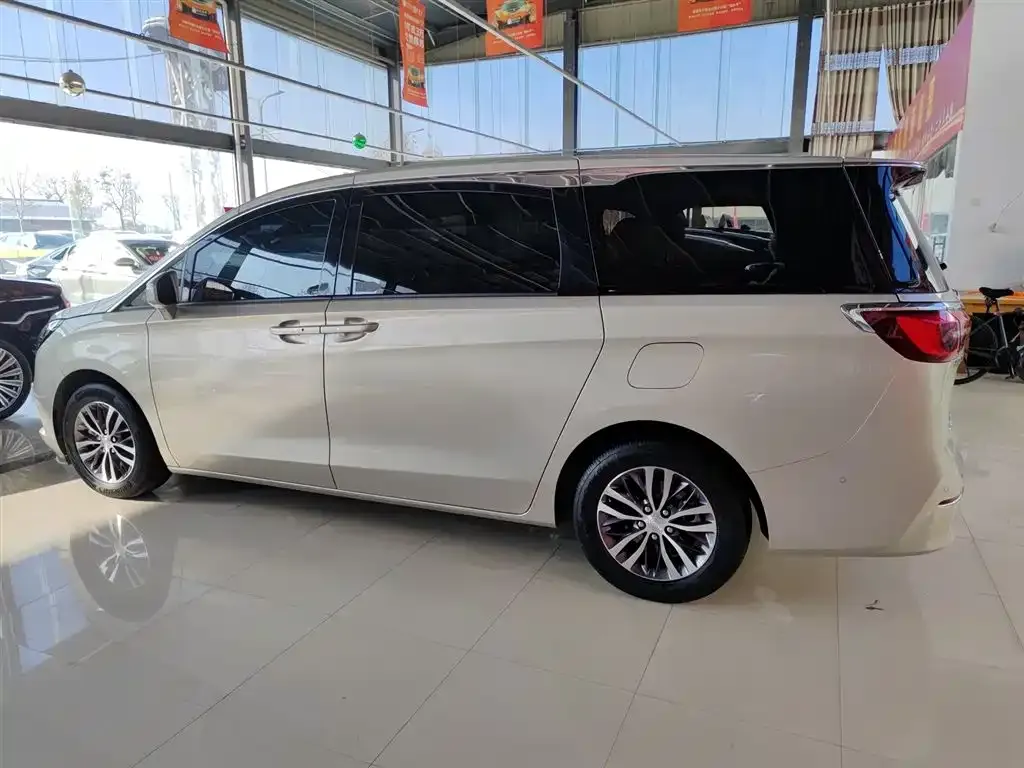 Buick GL8 2022 из CN, фото 5