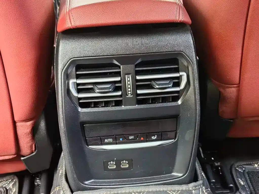 BMW 3 Series 2023 из CN, фото 9