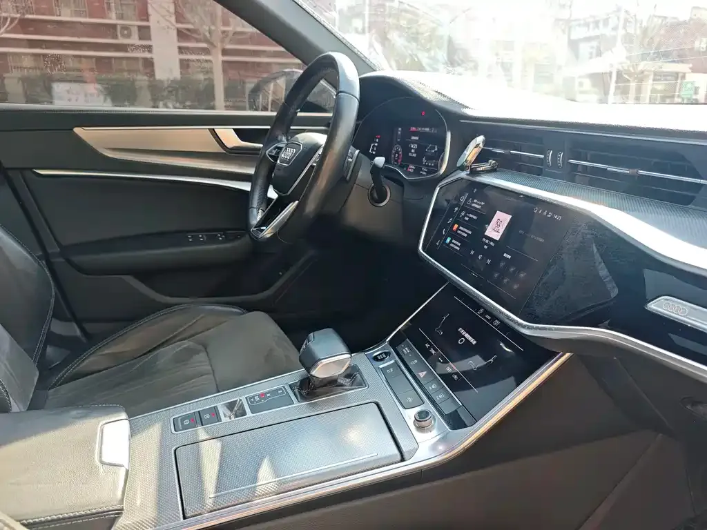 Audi A6L 2022 из CN, фото 6