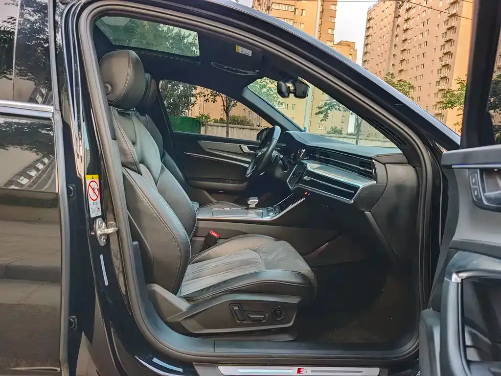 Audi A6L 2022 из CN, фото 8