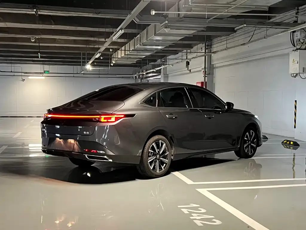 Changan Eado — фото 8