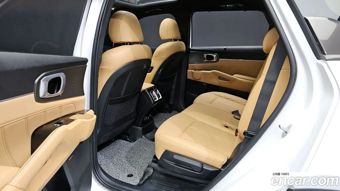 Kia Sorento — фото 10