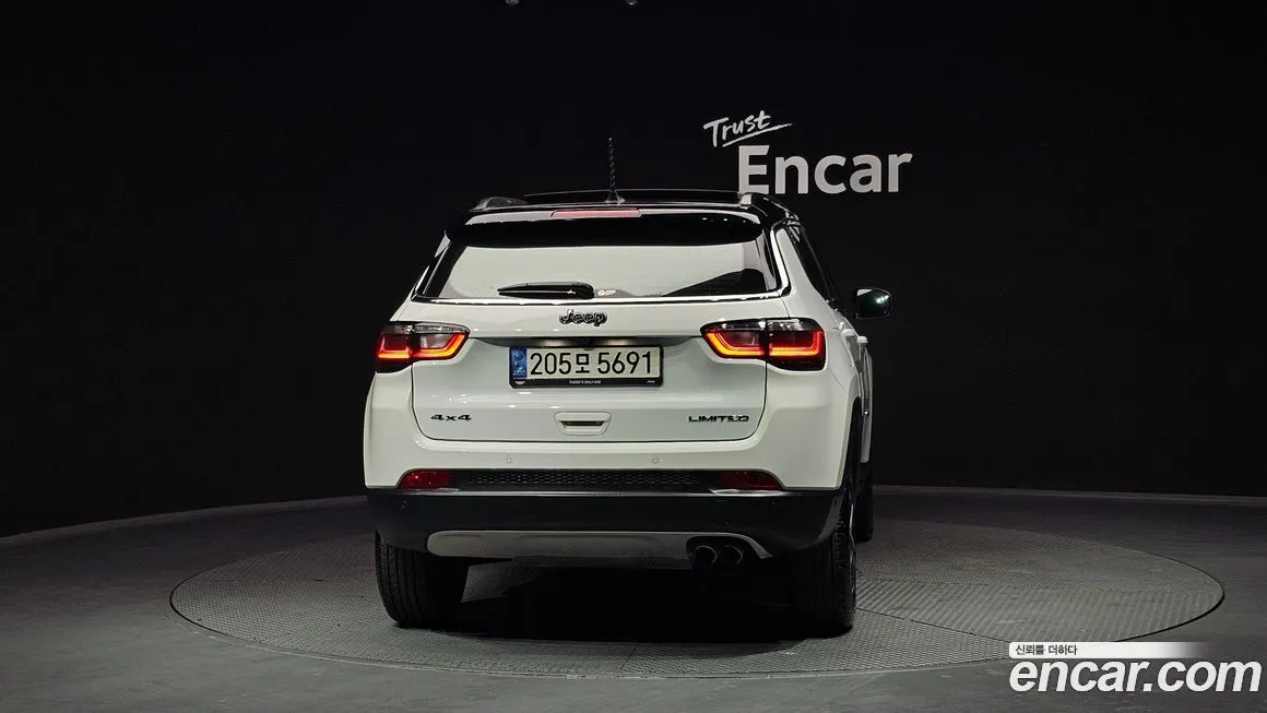 Jeep Compass — фото 4