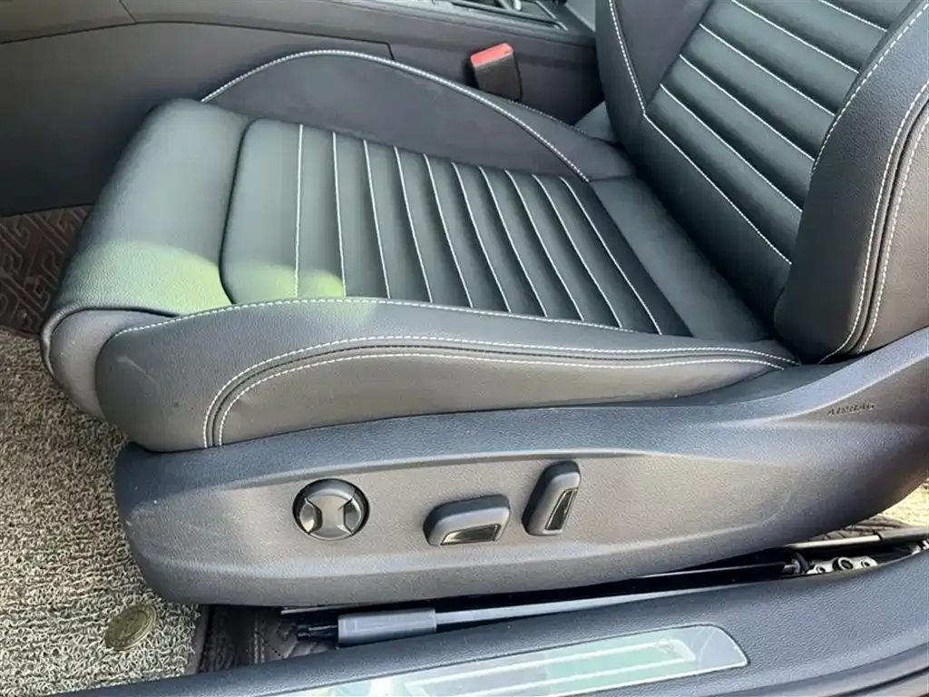 Volkswagen Magotan 2021 из CN, фото 2