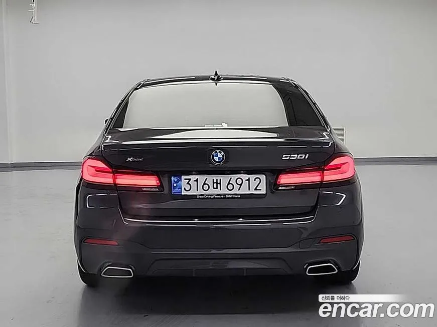 BMW 5-Series 2023 из KR, фото 3