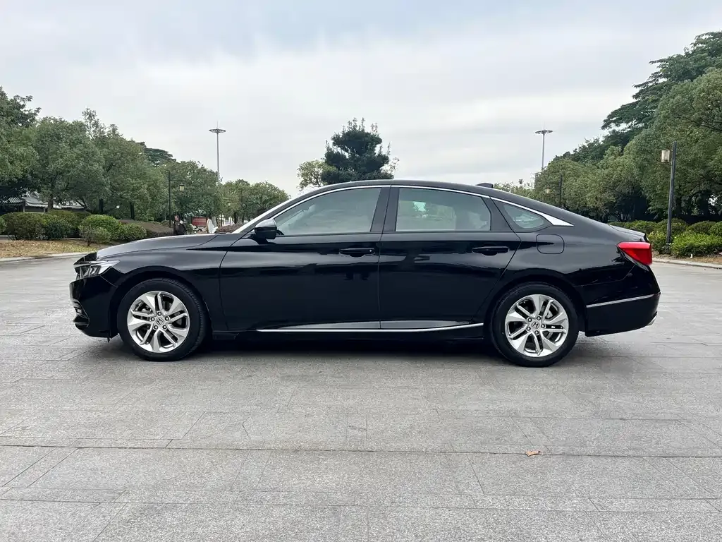 Honda Accord 2021 из CN, фото 10