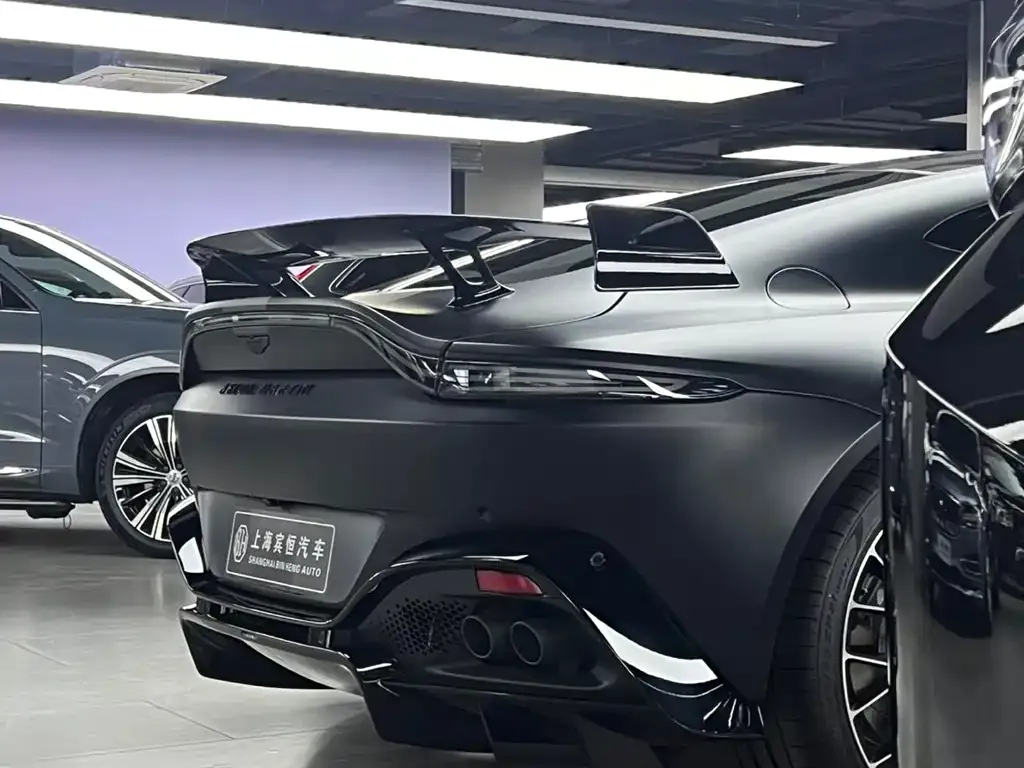 Aston Martin V8 Vantage 2025 из CN, фото 7
