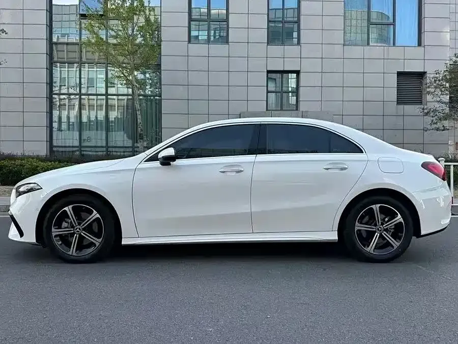 Mercedes-Benz A-Class 2023 из CN, фото 3