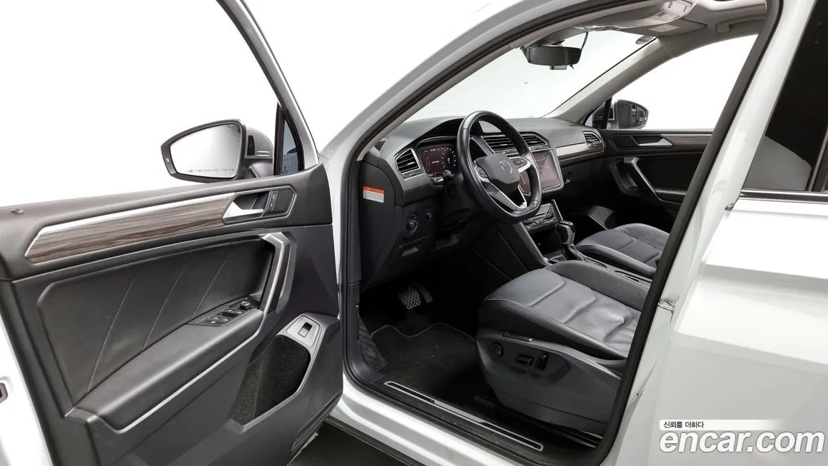 Volkswagen Tiguan 2023 из KR, фото 10