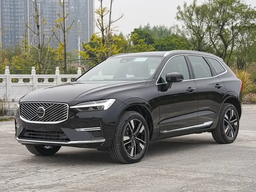 Volvo XC60 — фото 1
