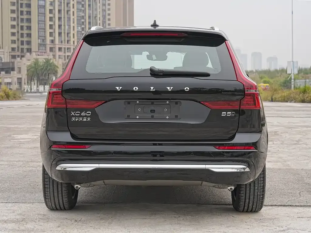 Volvo XC60 — фото 5