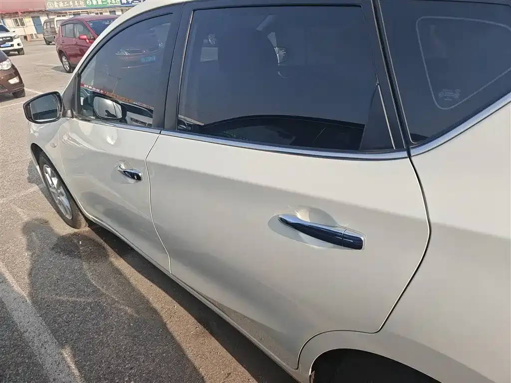 Nissan Tiida 2024 из CN, фото 5