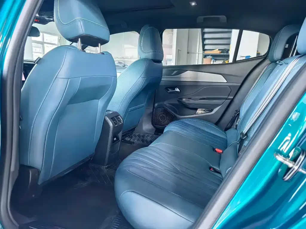 Peugeot 408X 2023 из CN, фото 7