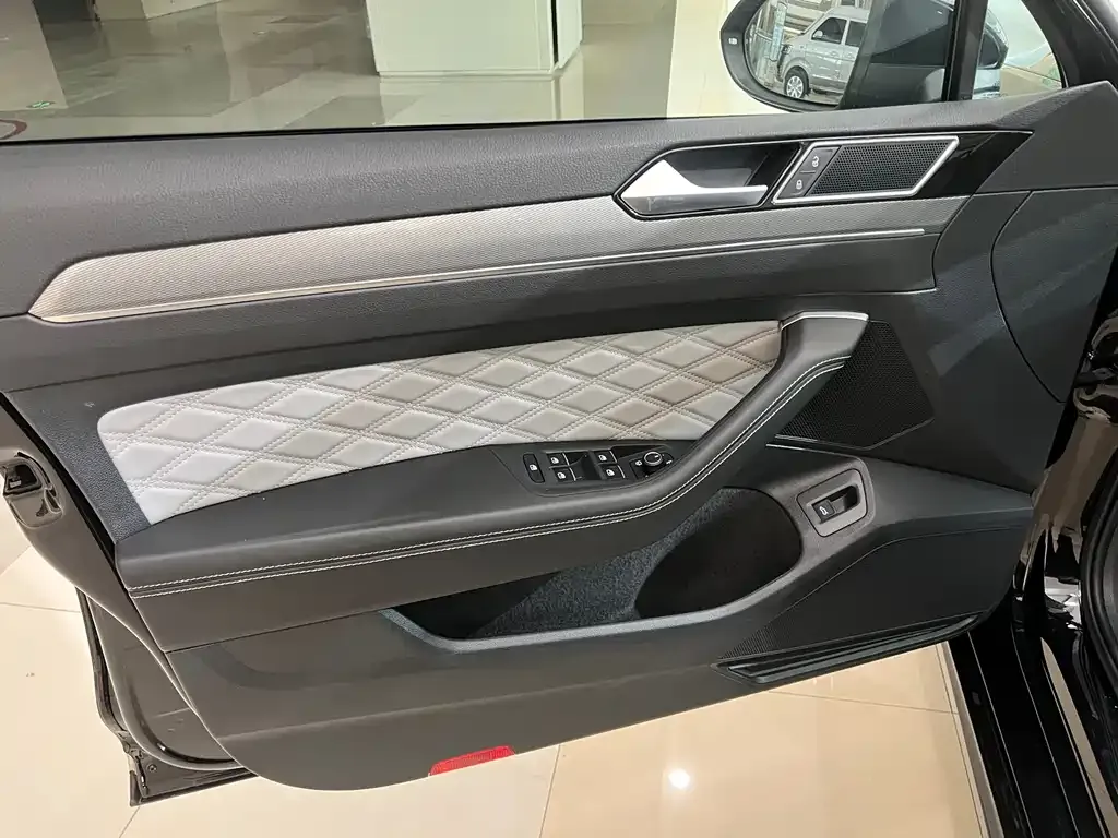 Volkswagen Magotan 2023 из CN, фото 6