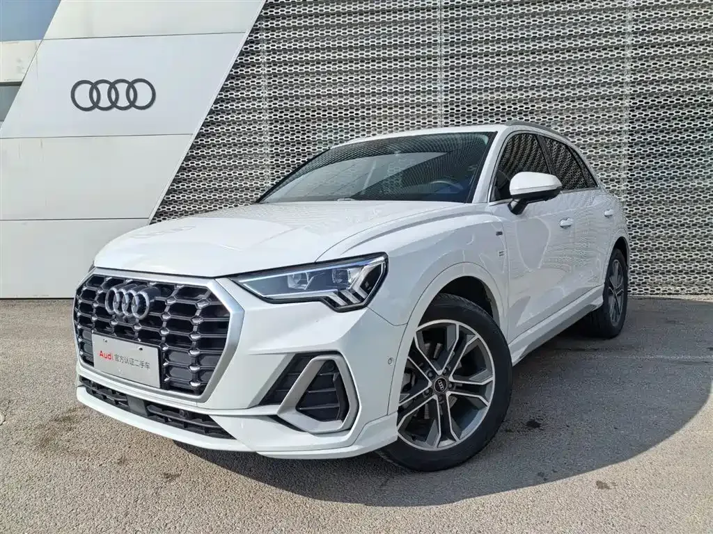 Audi Q3 2023 из CN, фото 1
