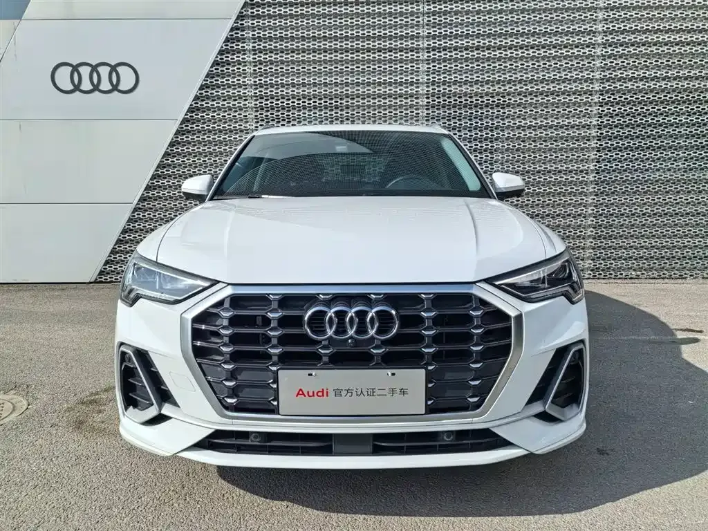 Audi Q3 2023 из CN, фото 2