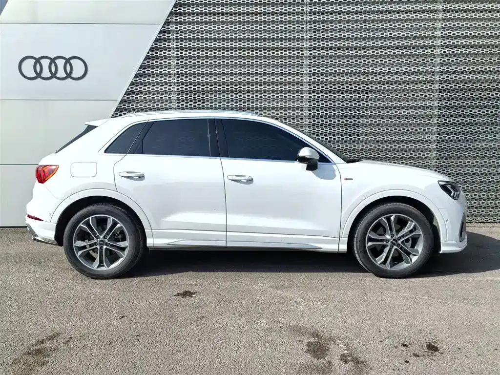 Audi Q3 2023 из CN, фото 5