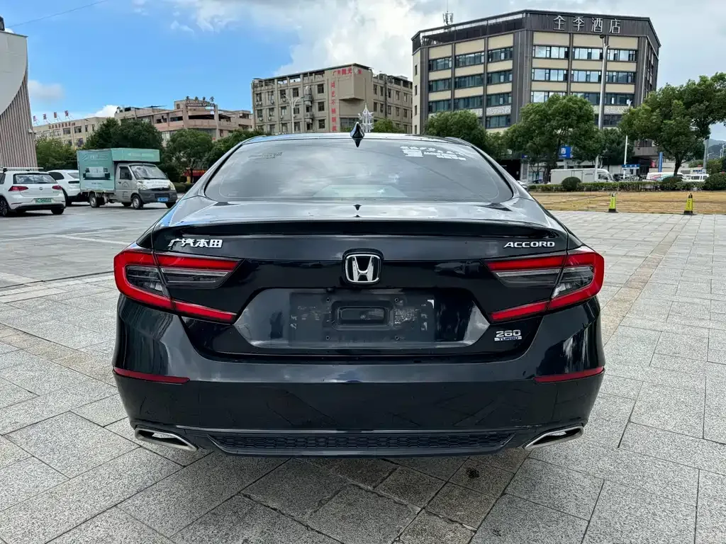 Honda Accord — фото 4