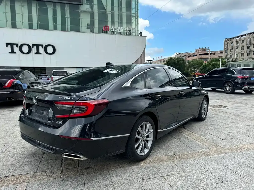 Honda Accord — фото 5