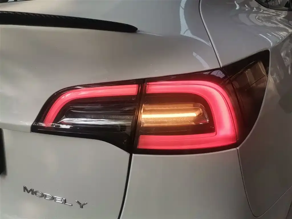 Tesla Model Y 2024 из CN, фото 8