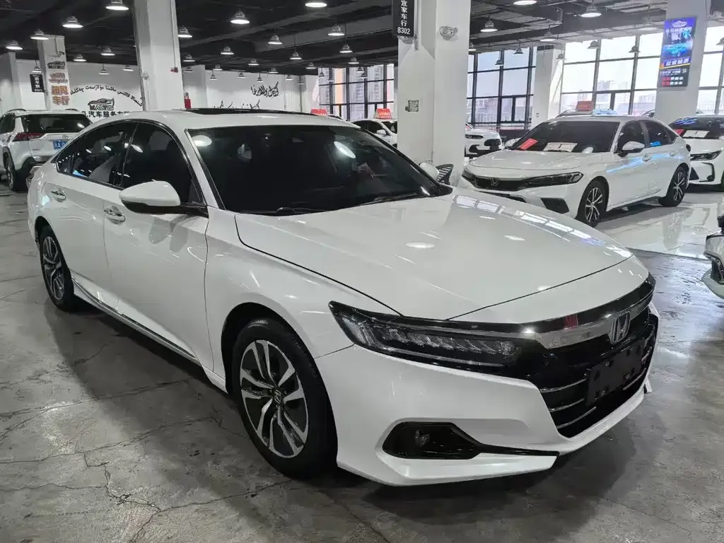 Honda Accord — фото 1
