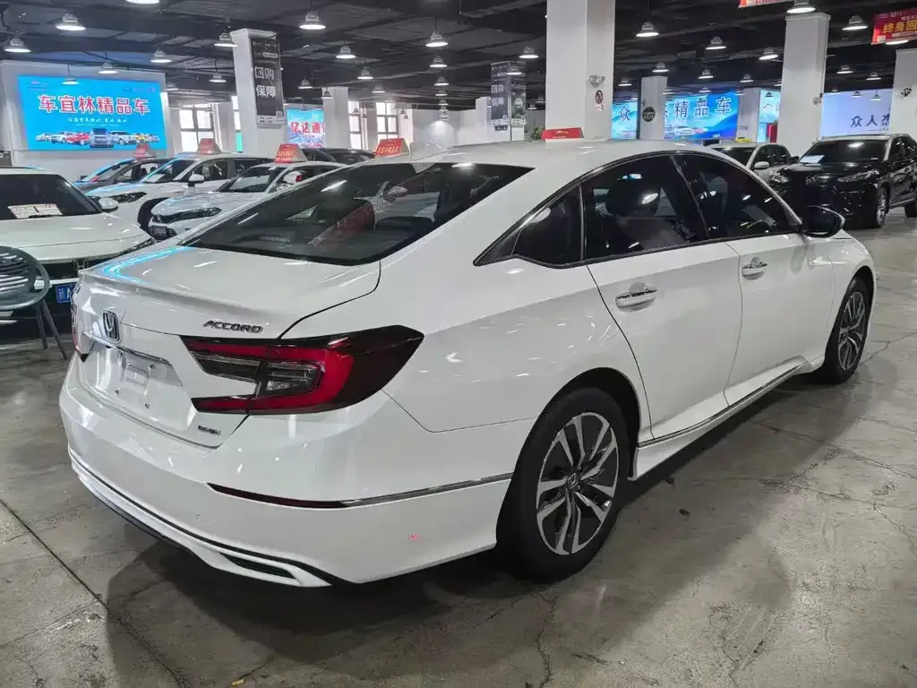 Honda Accord — фото 4
