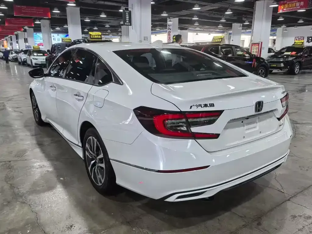 Honda Accord — фото 6