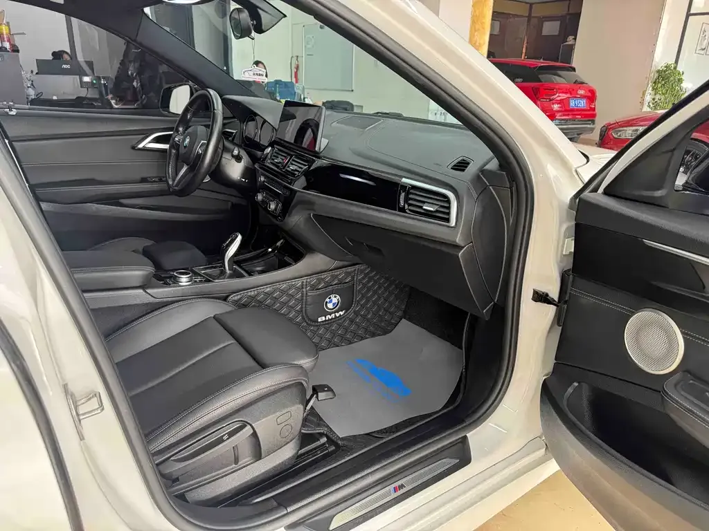 BMW 1 Series 2021 из CN, фото 10