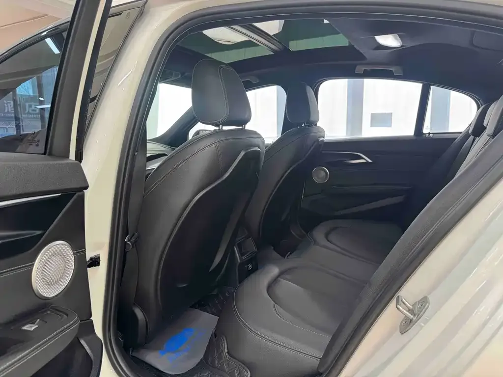 BMW 1 Series 2021 из CN, фото 8