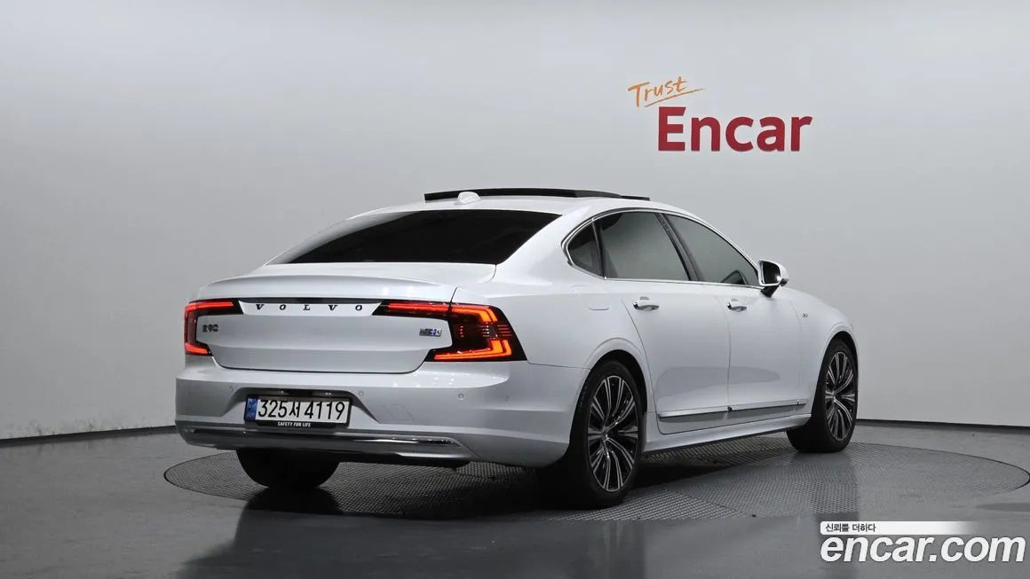 Volvo S90 2023 из KR, фото 2