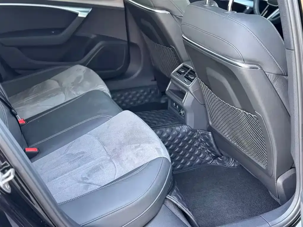 Audi A6L 2023 из CN, фото 9