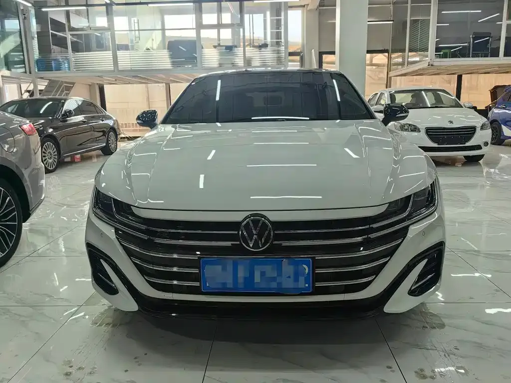 Volkswagen CC 2024 из CN, фото 2