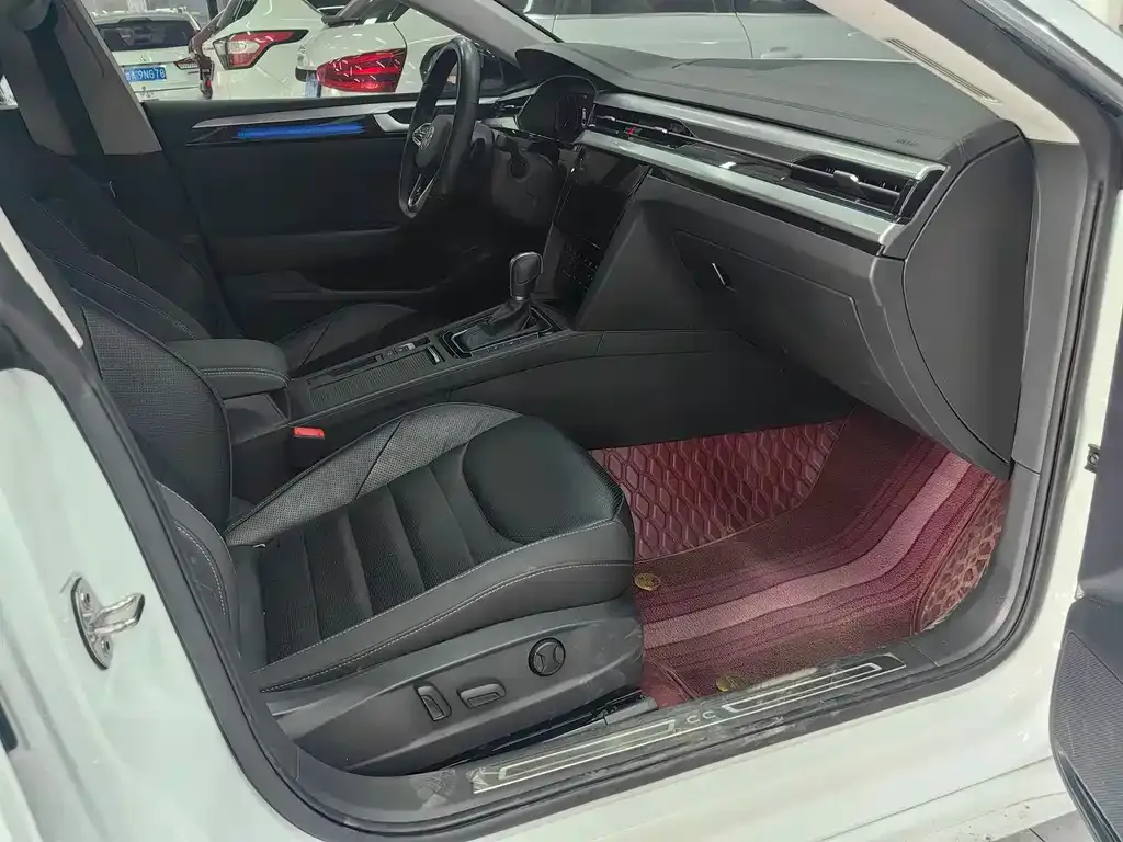 Volkswagen CC 2024 из CN, фото 8
