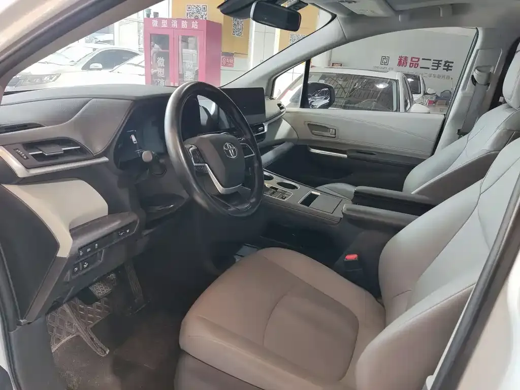 Toyota Granvia 2024 из CN, фото 4