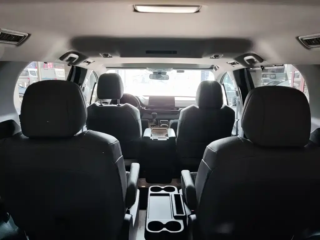 Toyota Granvia 2024 из CN, фото 7