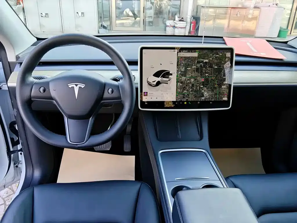 Tesla Model Y — фото 6