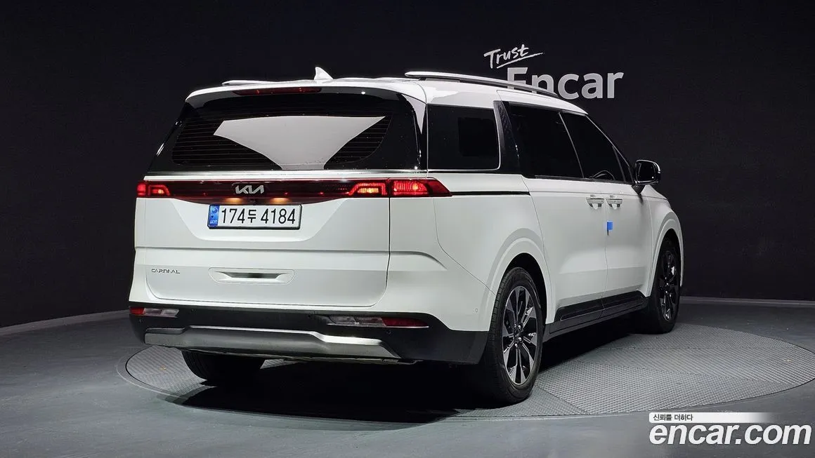 Kia Carnival — фото 2
