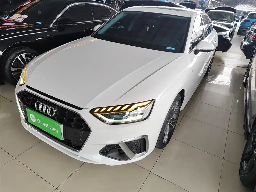 Audi A4L 2022 из CN, фото 2