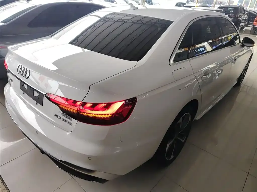 Audi A4L 2022 из CN, фото 7